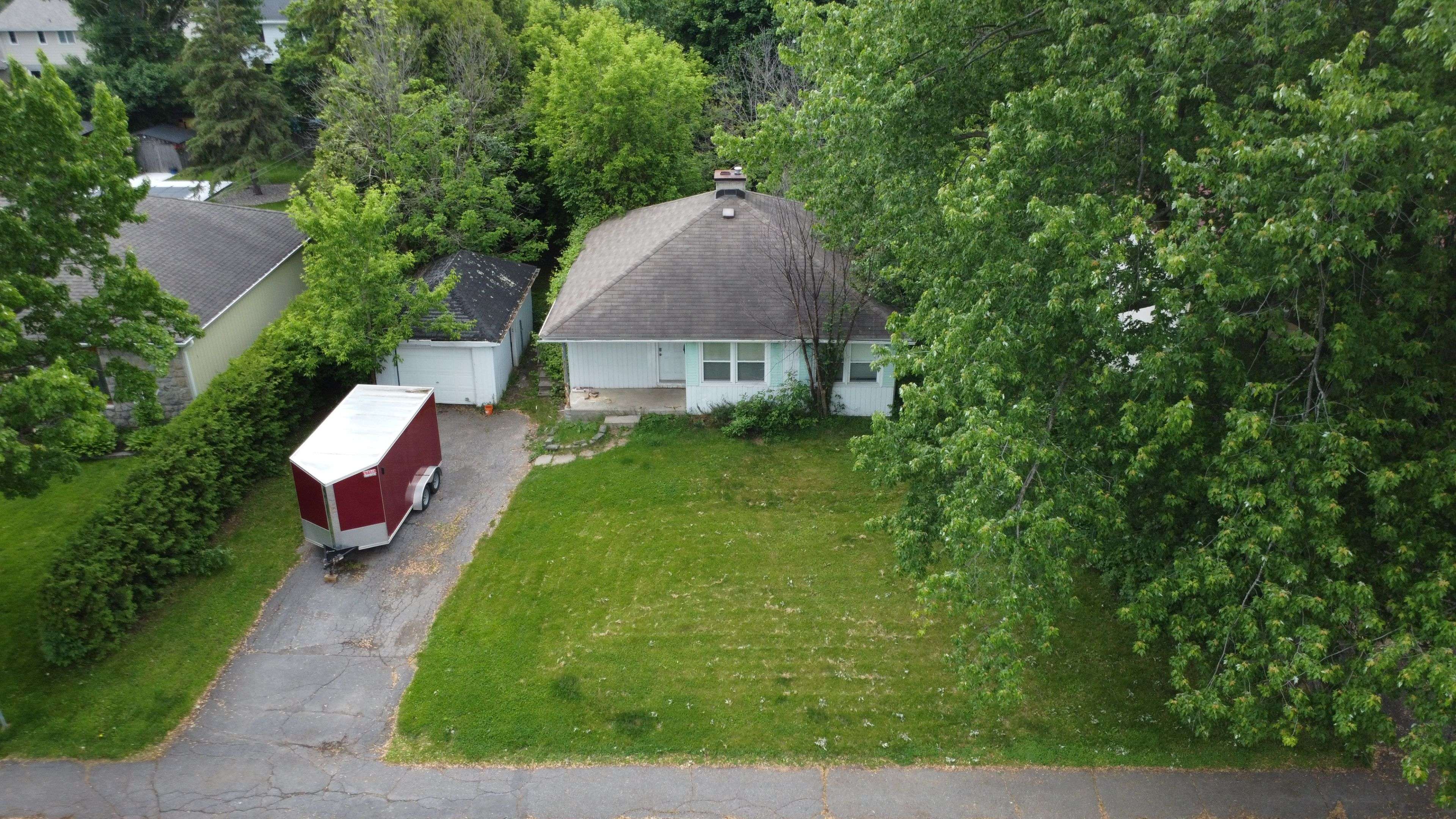 868 Mountainview AVE, Britannia Heights - Queensway Terrace N And Area, ON K2B 5G2