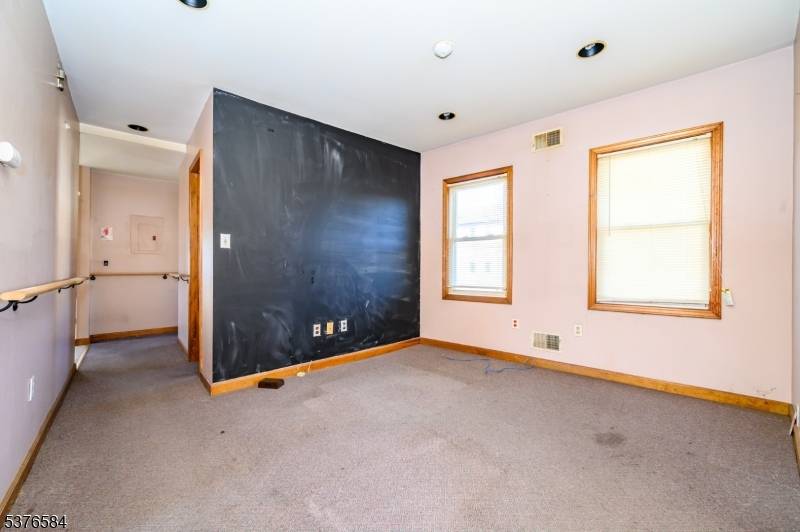 511 W Westfield Ave, Roselle Park Boro, NJ 07204