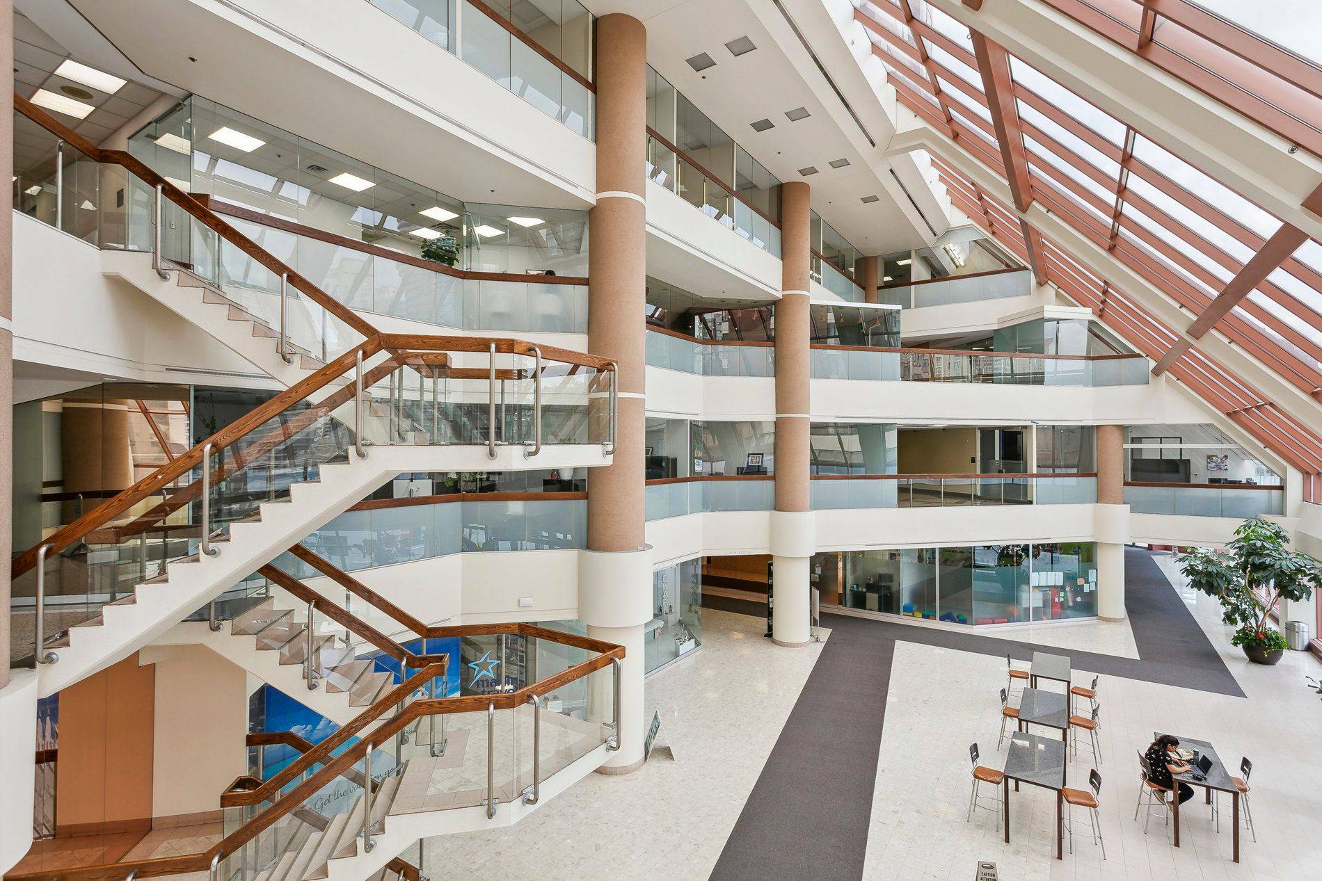 90 Burnhamthorpe RD W #1201, Mississauga, ON L5B 3C3
