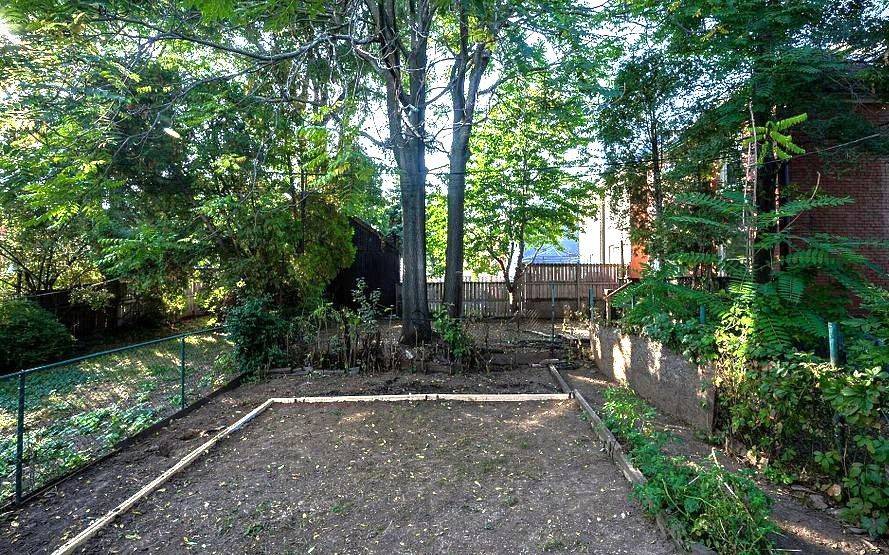 439 Wentworth ST N, Hamilton, ON L8L 5W6