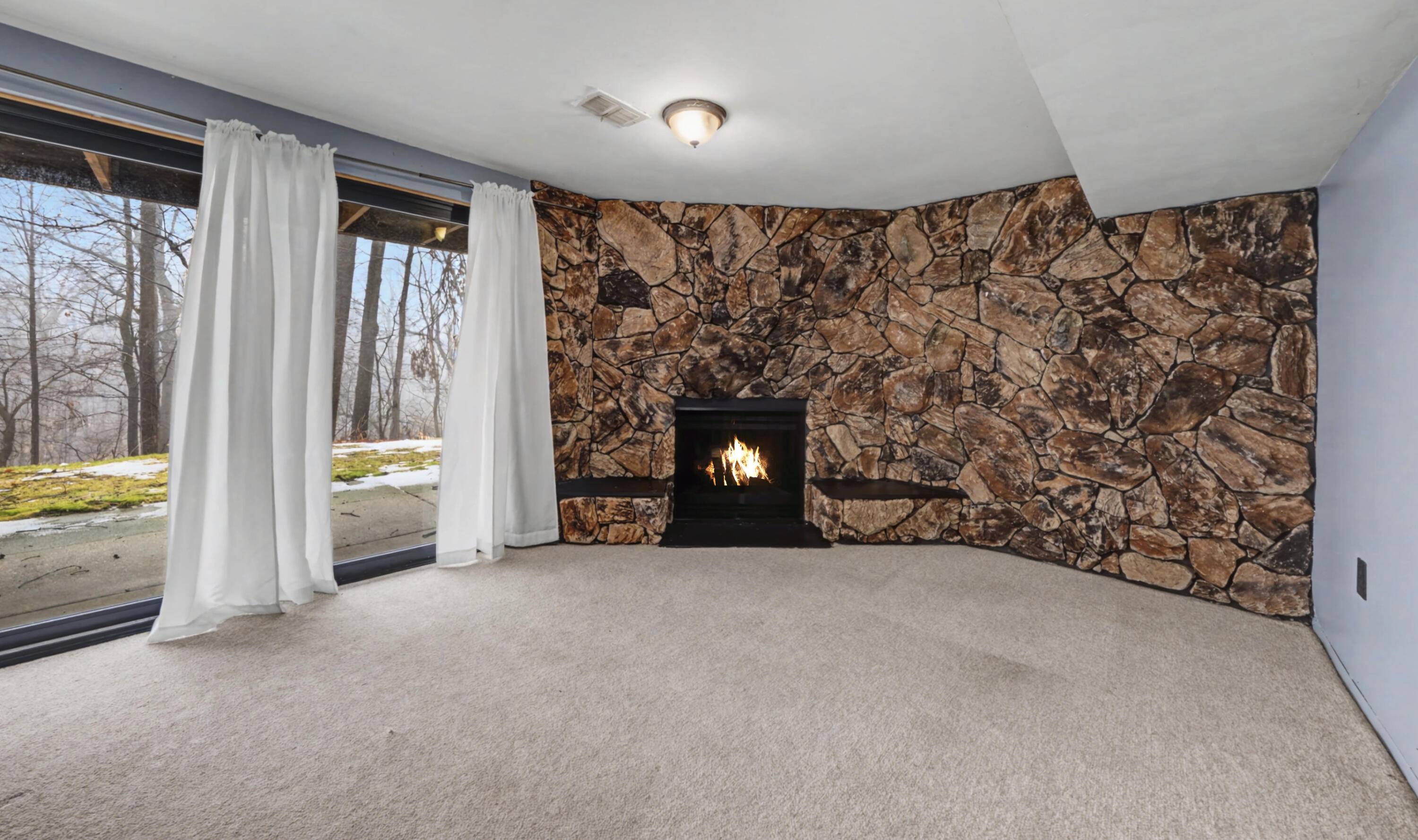 1564 Charter Oak DR, Rochester Hills, MI 48309