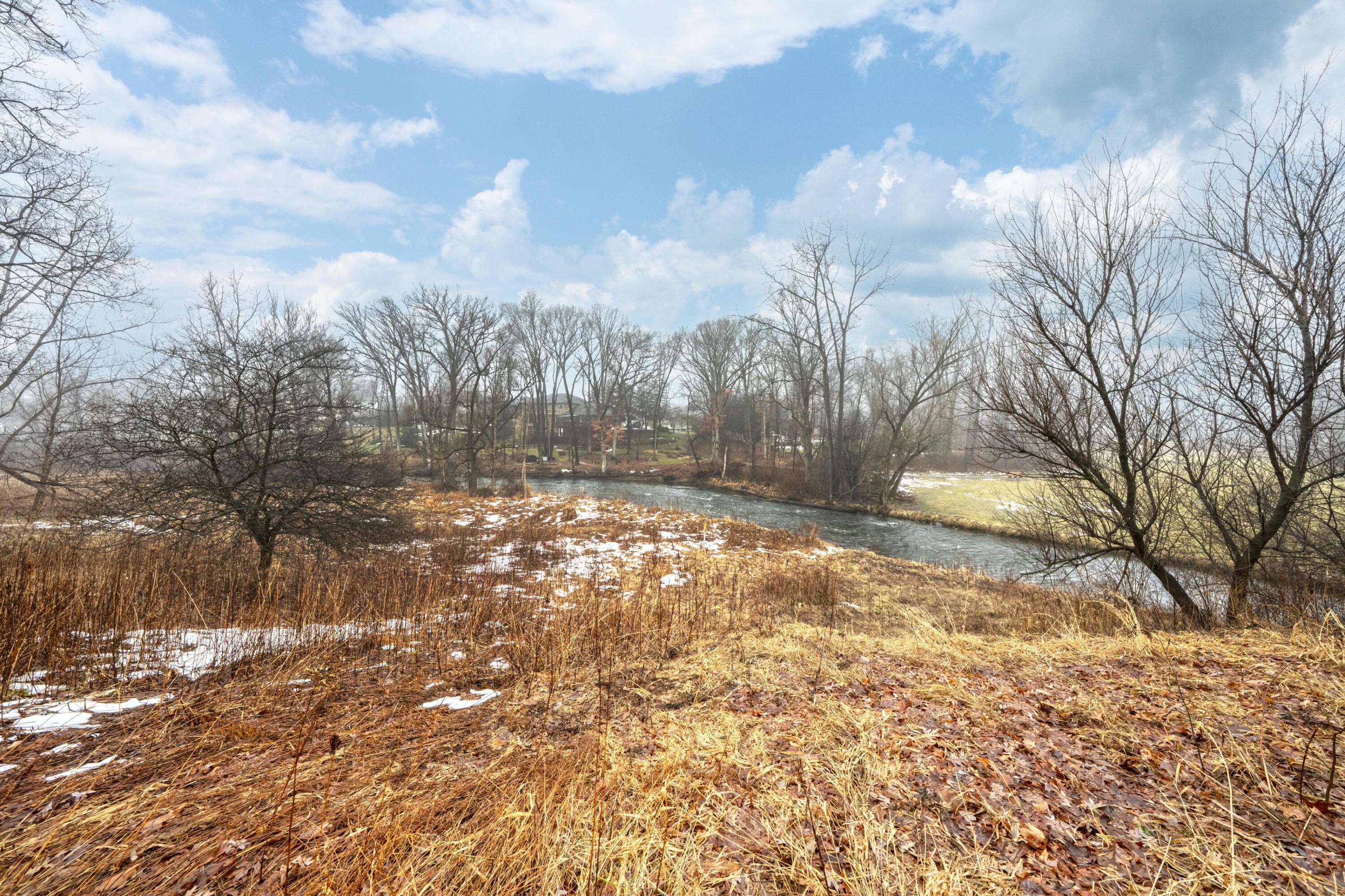 1564 Charter Oak DR, Rochester Hills, MI 48309