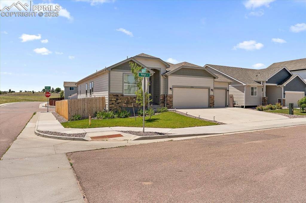 6886 Volga DR, Colorado Springs, CO 80925