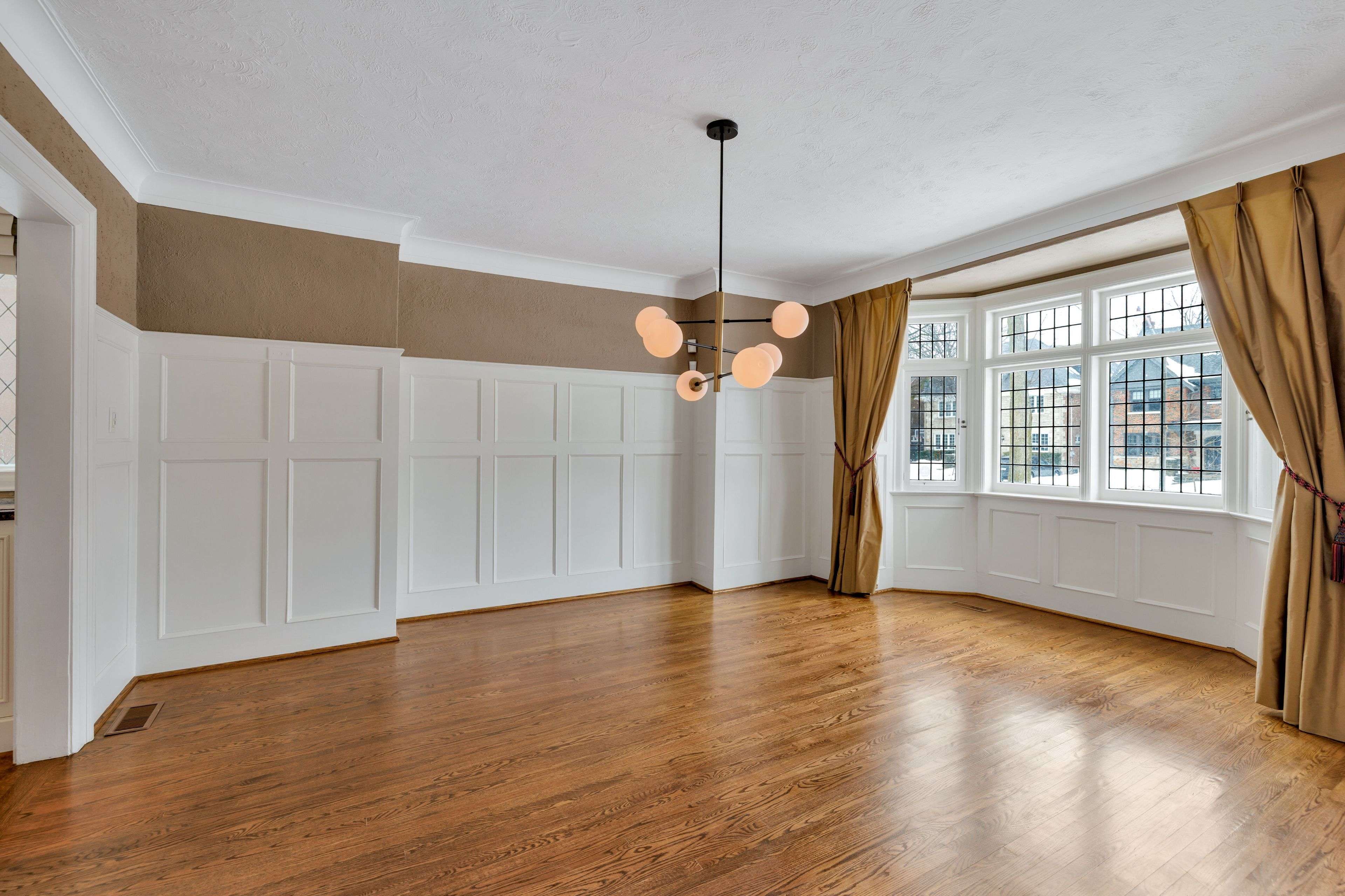 80 Douglas DR, Toronto C09, ON M4W 2B4