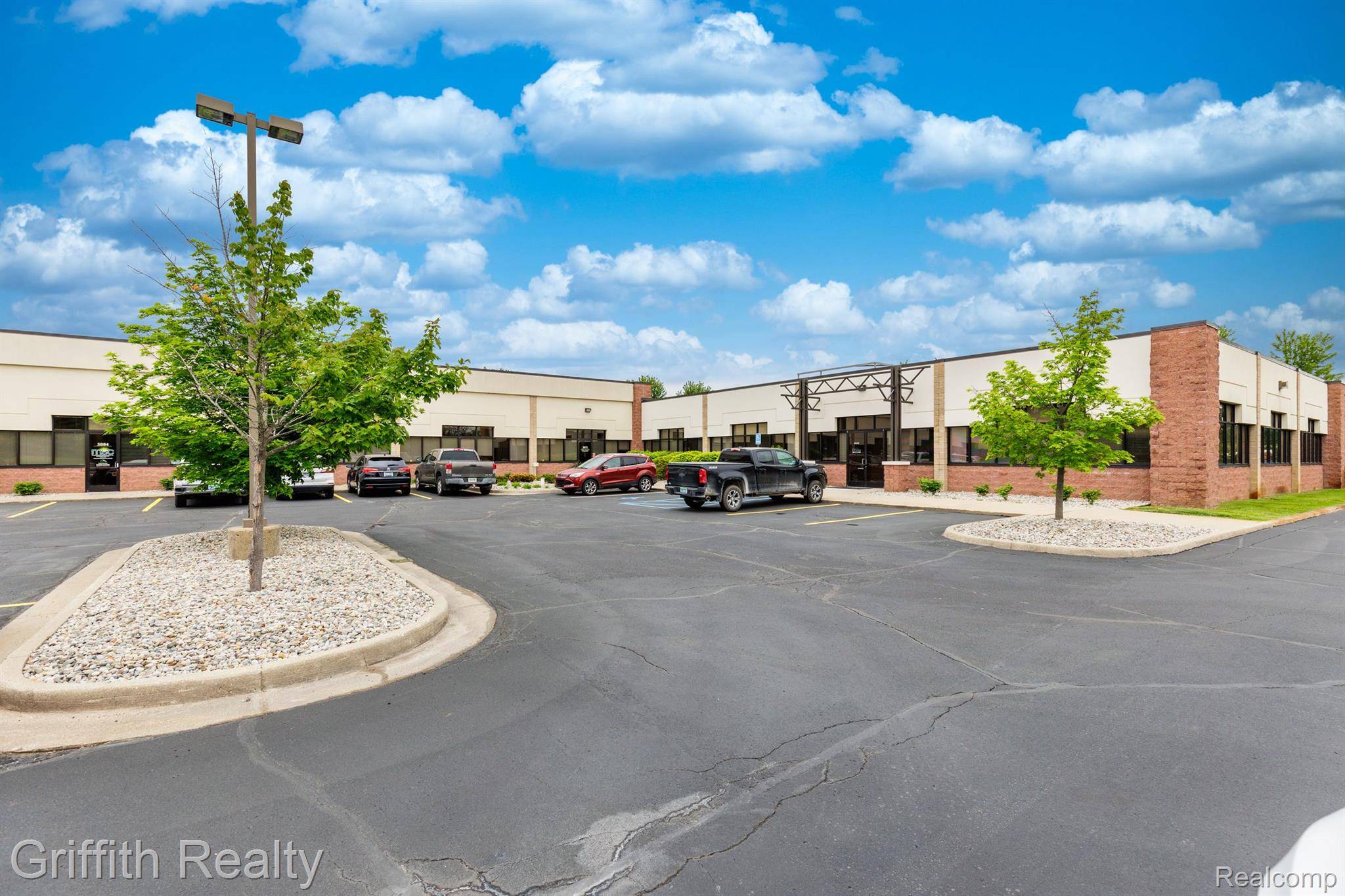 5864 STERLING DR #230, Genoa Twp, MI 48843
