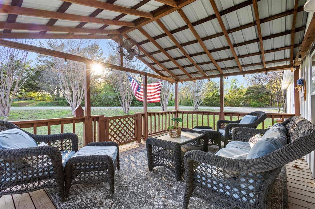 216 Mill Creek Meadow Road, Pottsboro, TX 75076