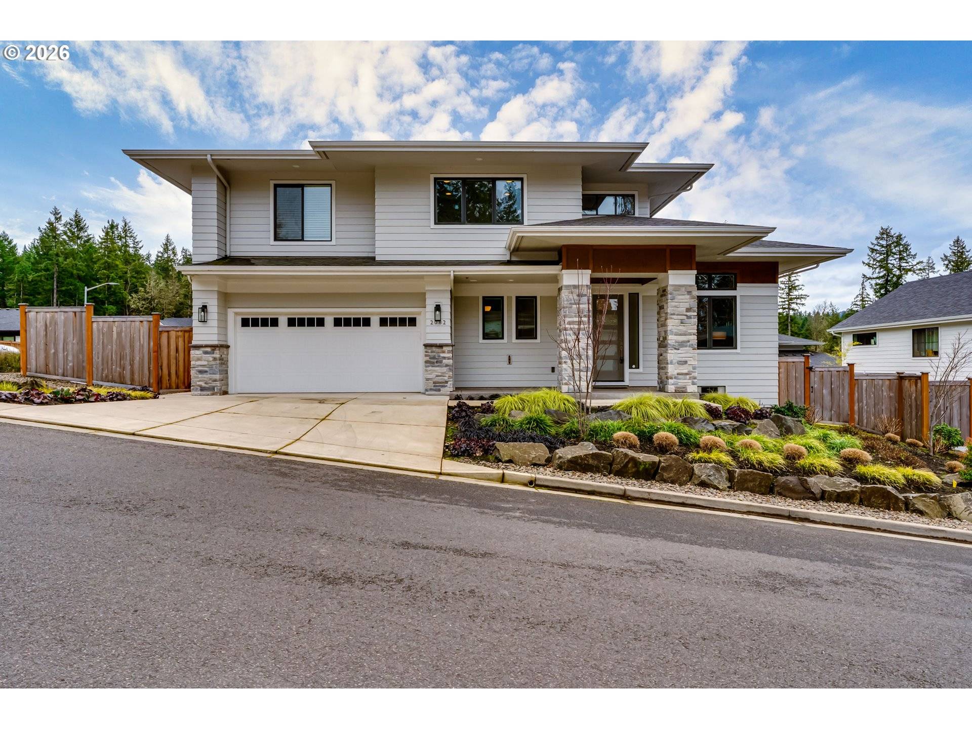 2082 GOLFVIEW CT, Eugene, OR 97403