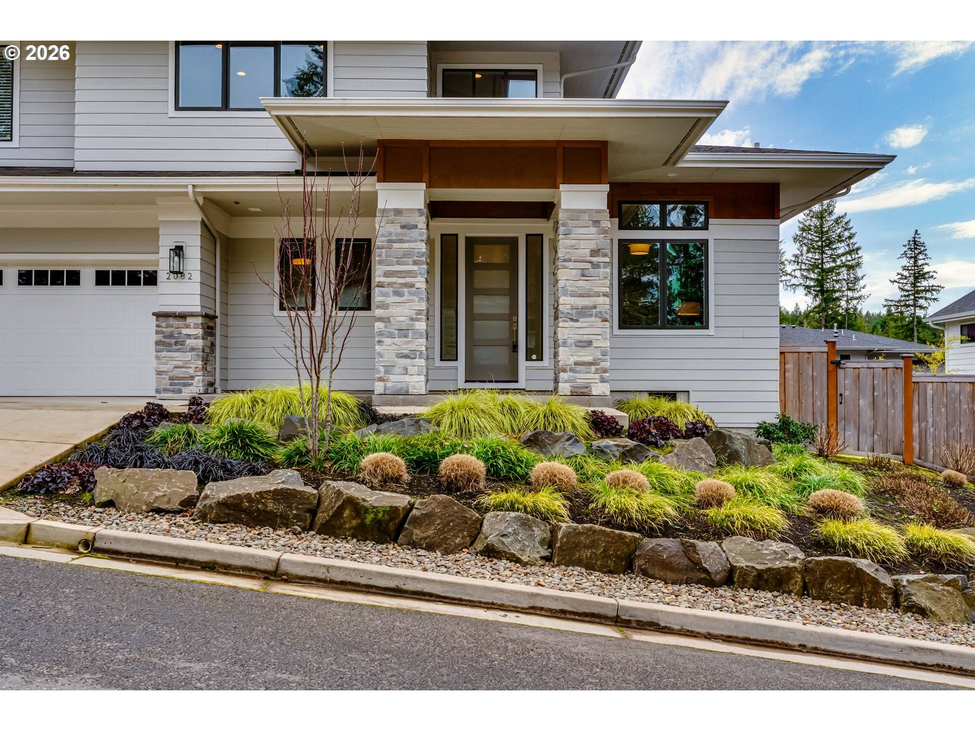 2082 GOLFVIEW CT, Eugene, OR 97403