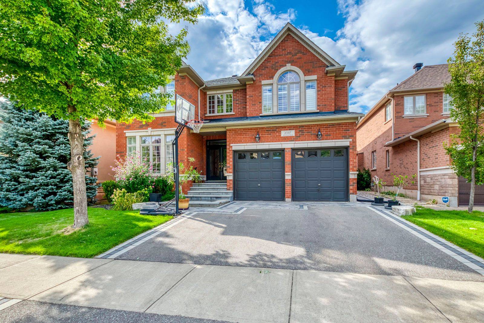1507 Arrowhead RD, Oakville, ON L6H 7V6
