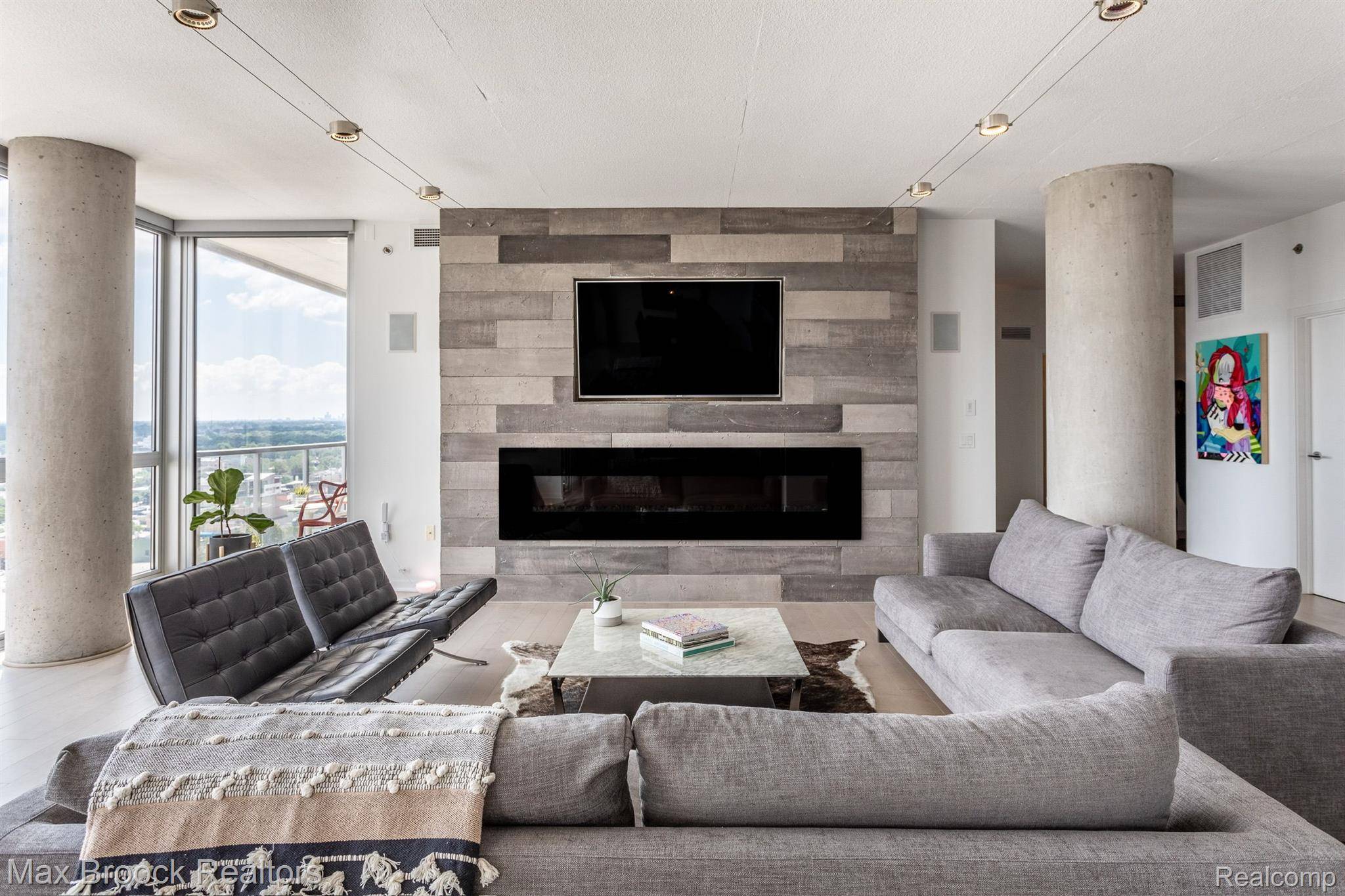 432 S Washington AVE #1701, Royal Oak, MI 48067