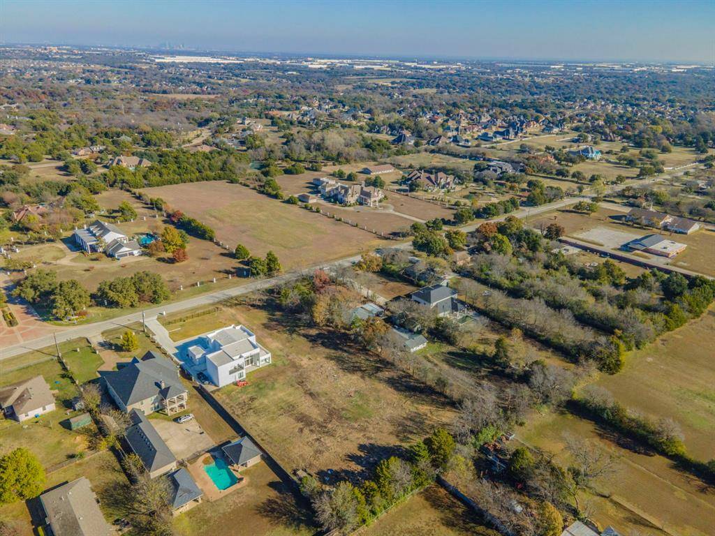 1124 W Pleasant Run Road, Desoto, TX 75115