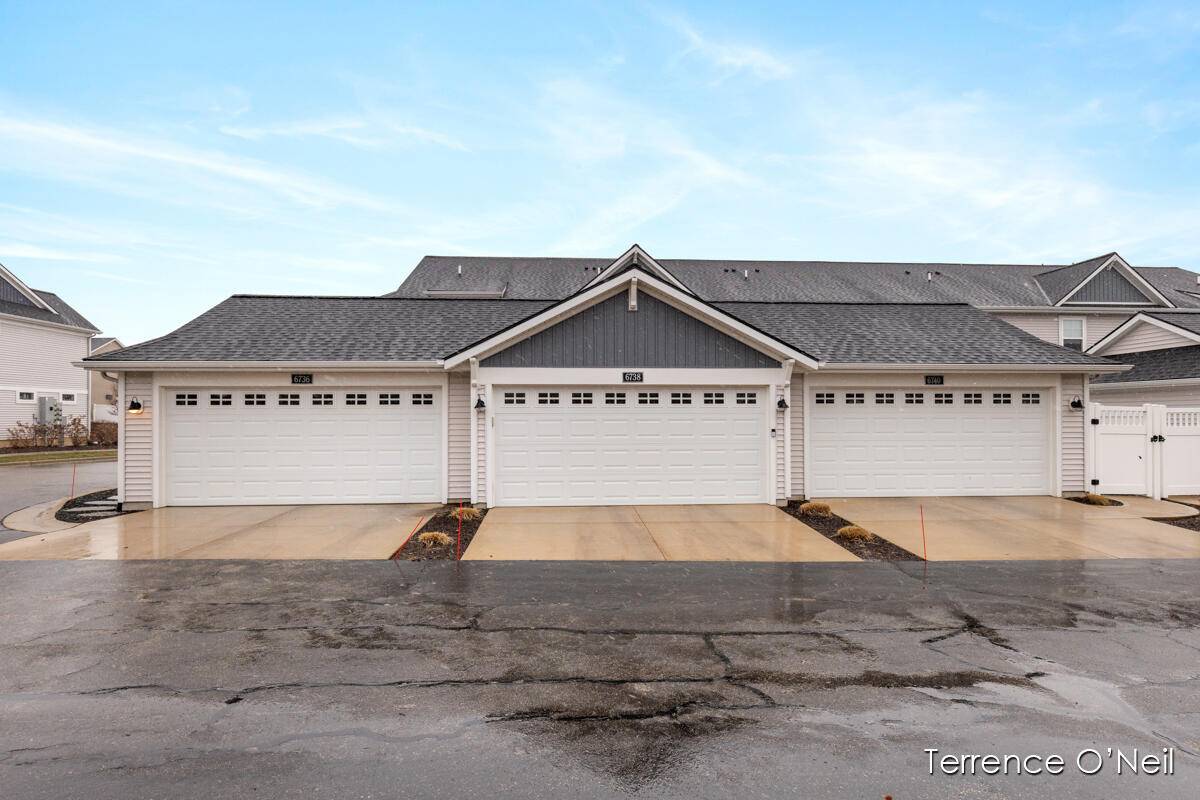 6738 Promenade ST NE, Cannon Twp, MI 49341