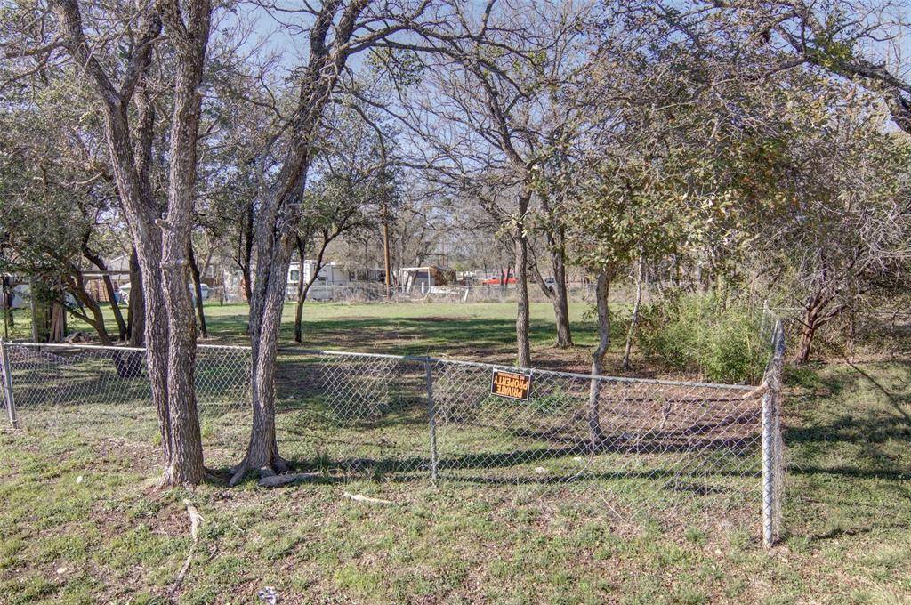 2924 Forest Park Drive, Granbury, TX 76048