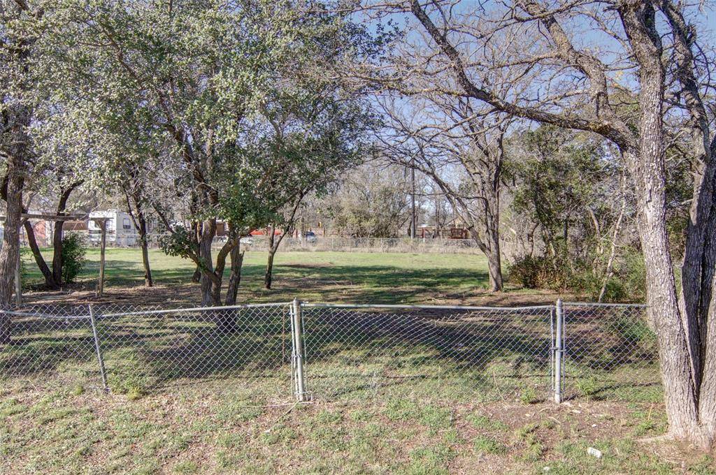 2926 Forest Park Drive, Granbury, TX 76048