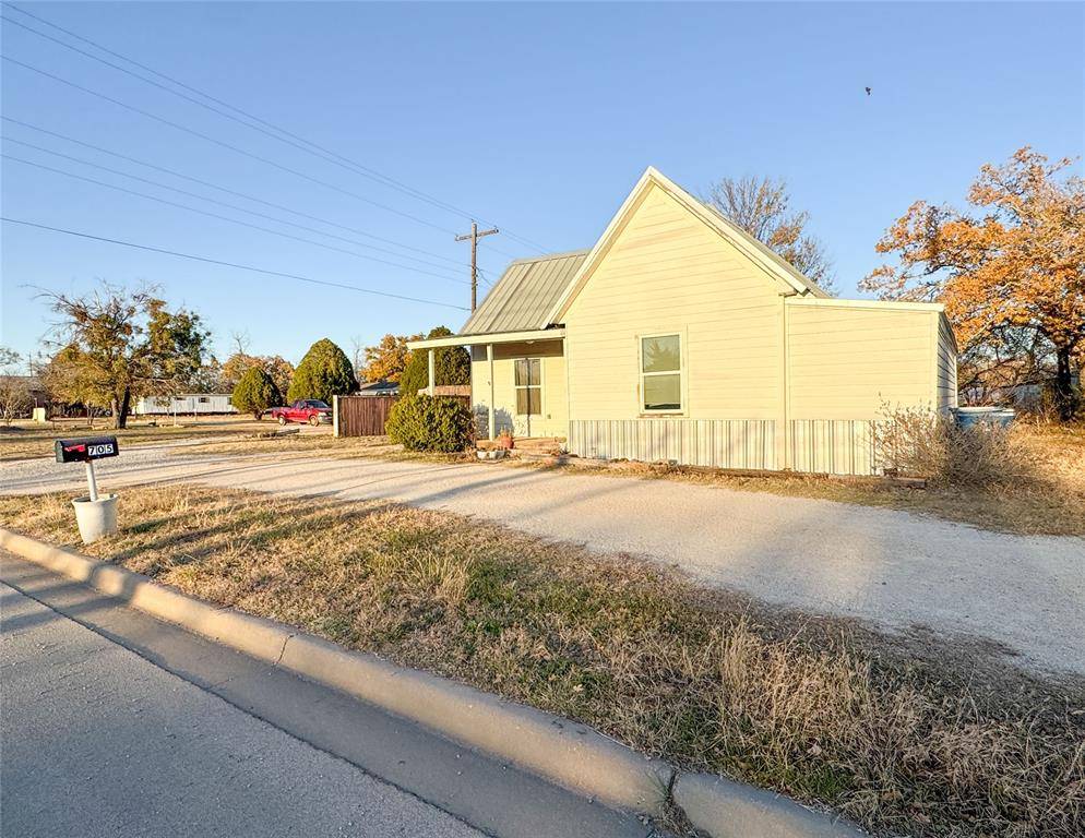 705 Avenue A, Cisco, TX 76437