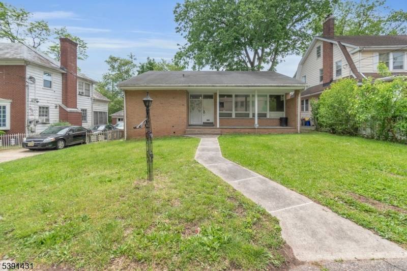 86 88chancellor Ave, Newark City, NJ 07112