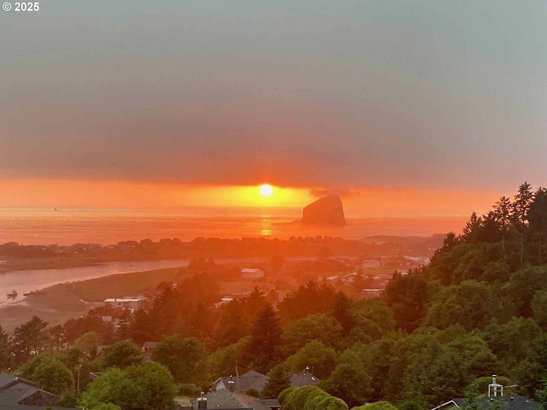 7835 BROOTEN MOUNTAIN LOOP, Pacific City, OR 97135