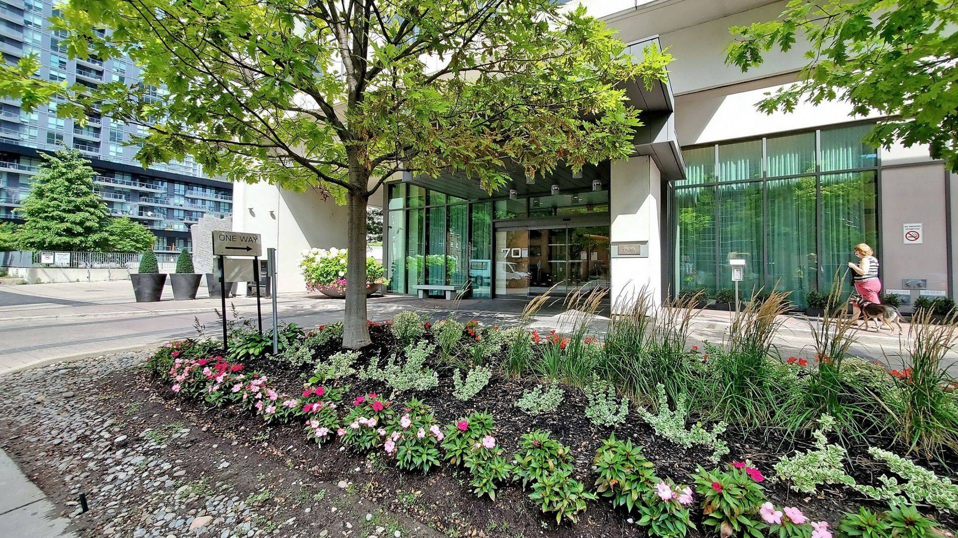 70 Roehampton AVE #212, Toronto C10, ON M4P 1R2