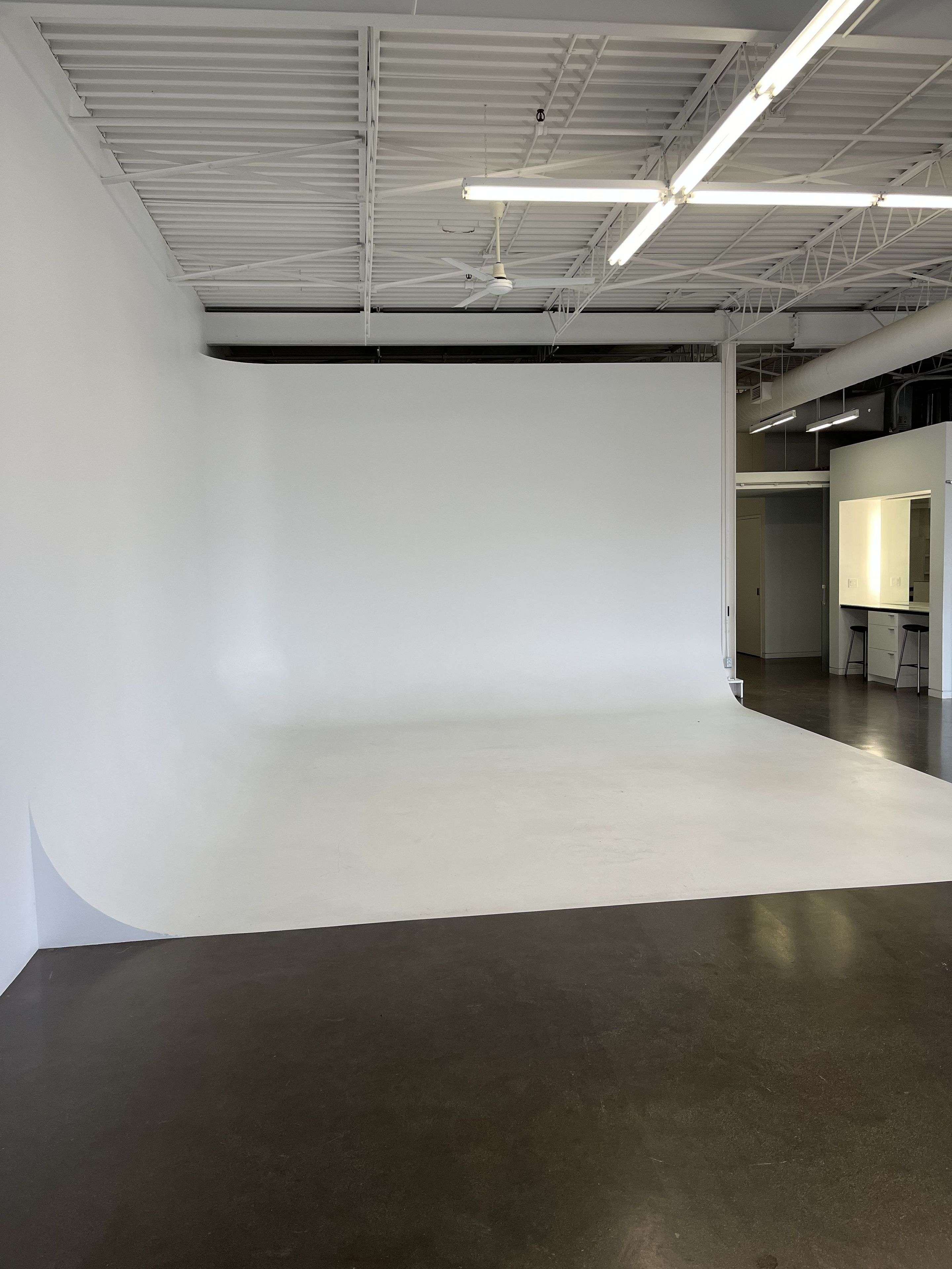 388 Carlaw AVE #302B, Toronto E01, ON M4M 2T4