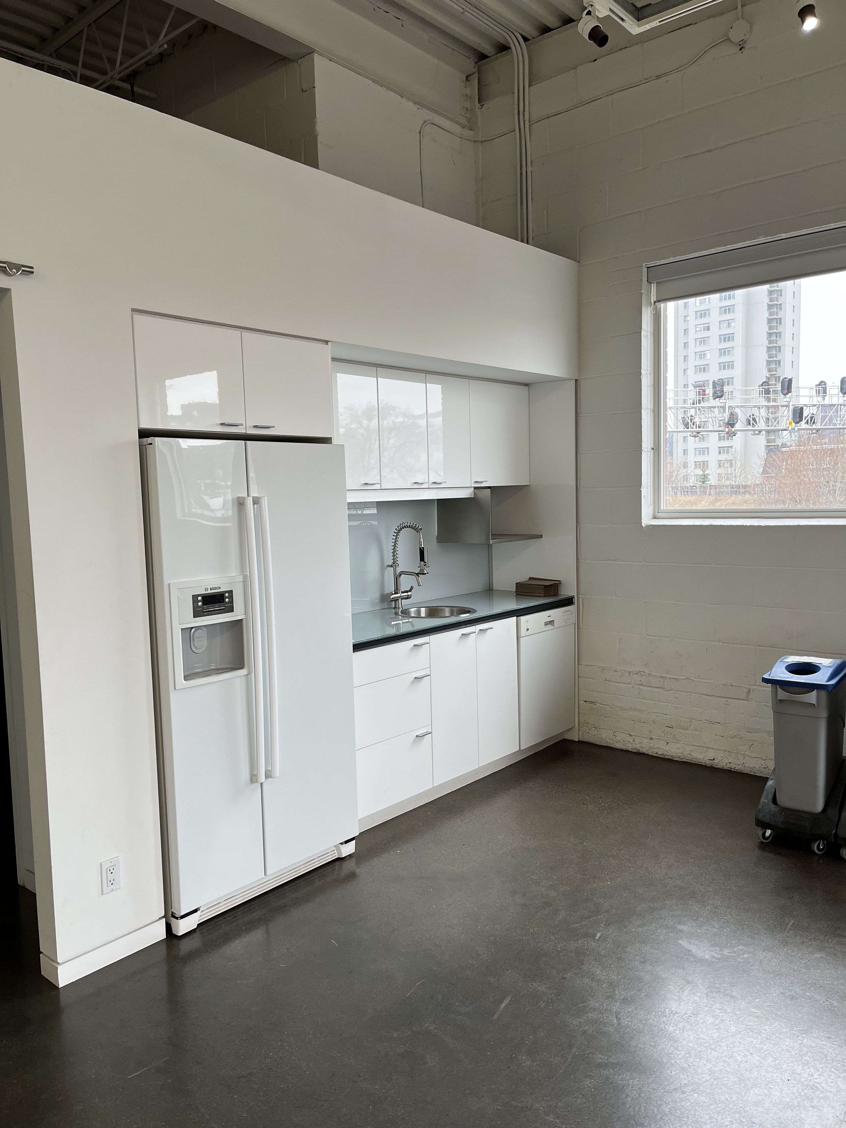 388 Carlaw AVE #302B, Toronto E01, ON M4M 2T4