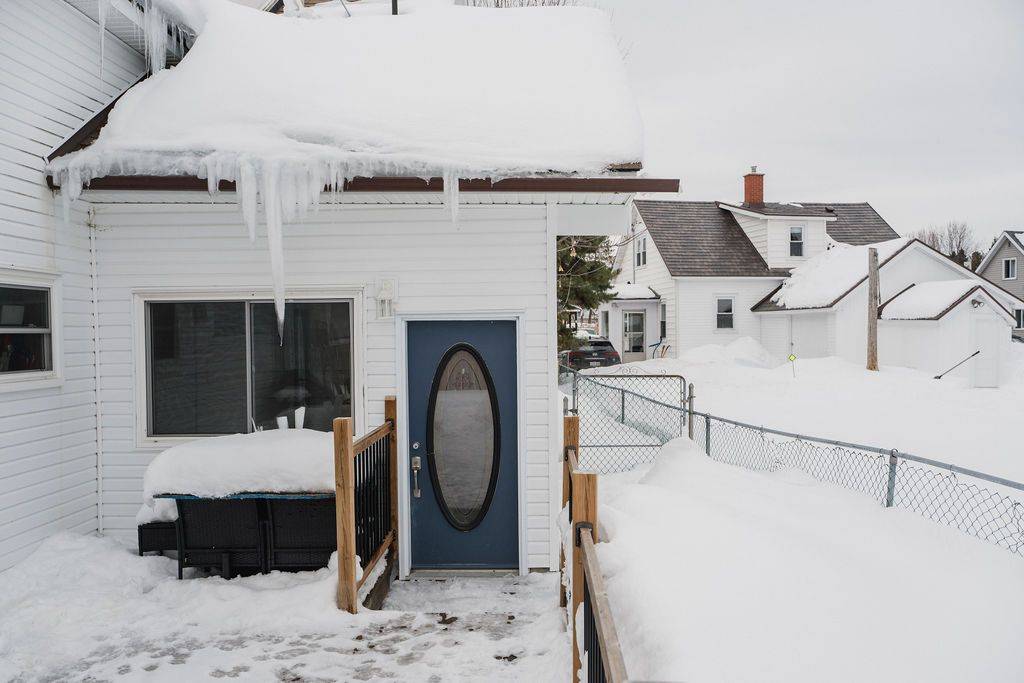 3 Main ST, Sundridge, ON P0A 1Z0