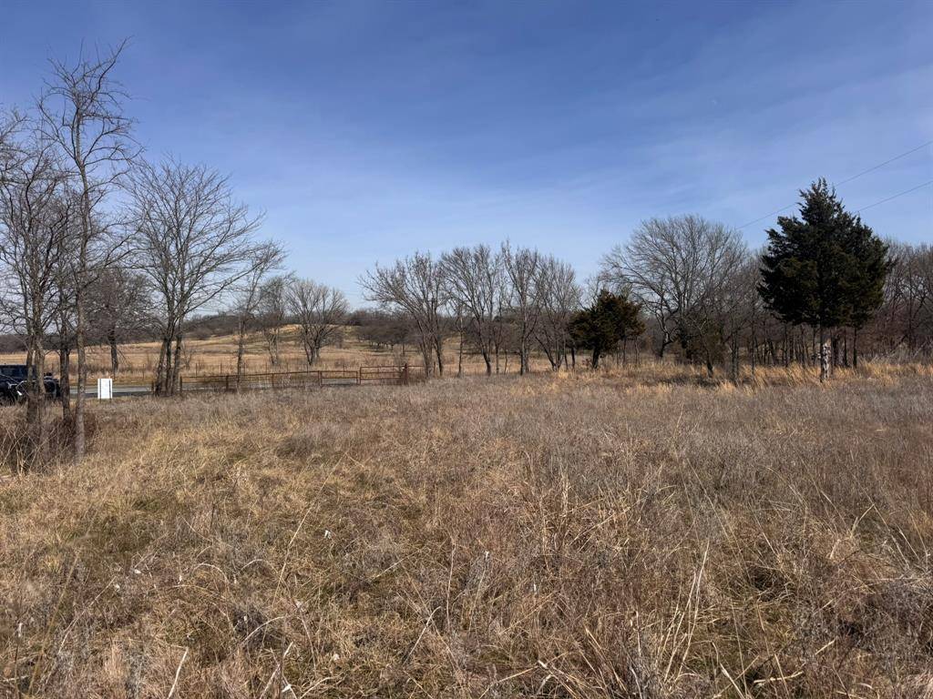 6484 State Highway 56, Bells, TX 75414