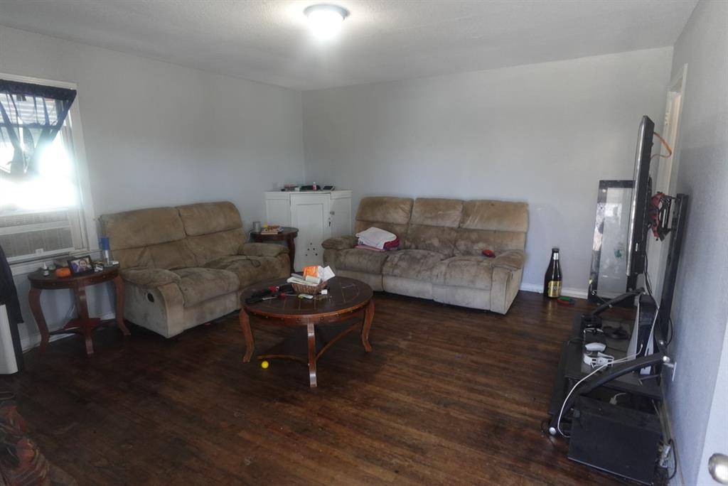 204 S Williams Drive, Comanche, TX 76442