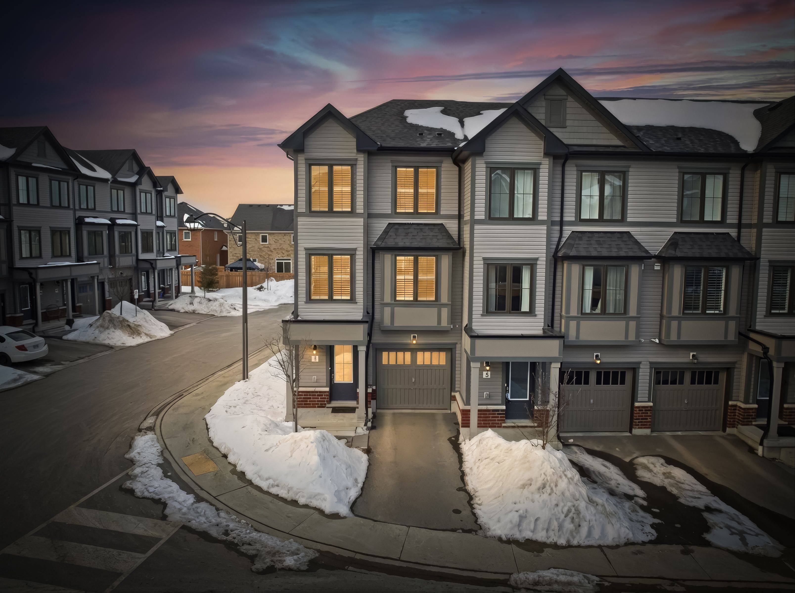 1 Loana LN, Clarington, ON L1C 7G9
