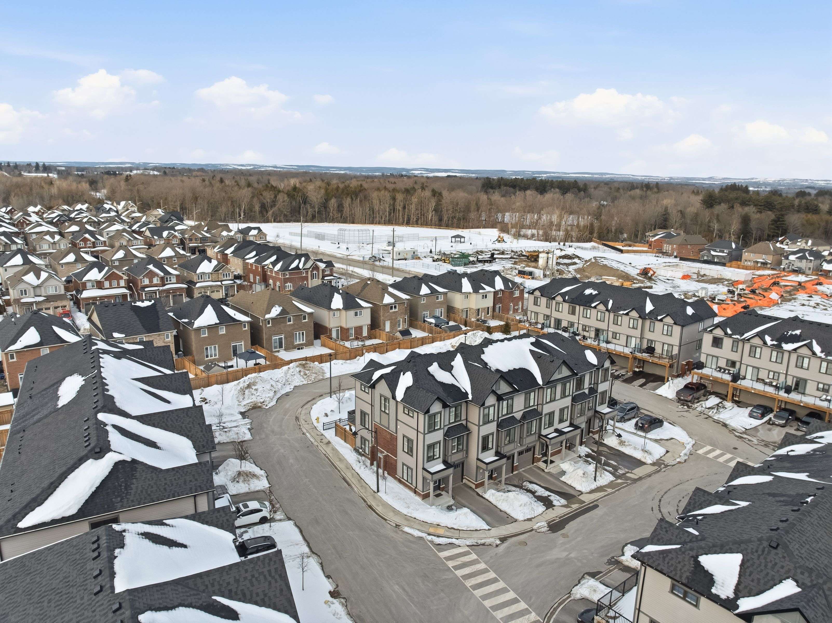 1 Loana LN, Clarington, ON L1C 7G9