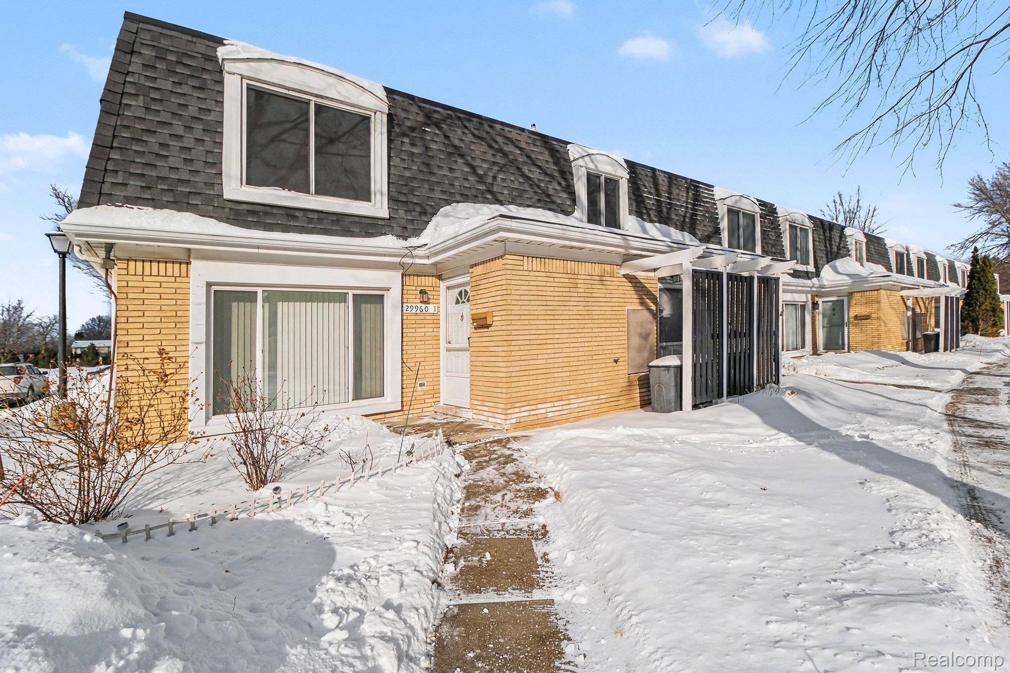 29960 City Center DR ##1, Warren, MI 48093