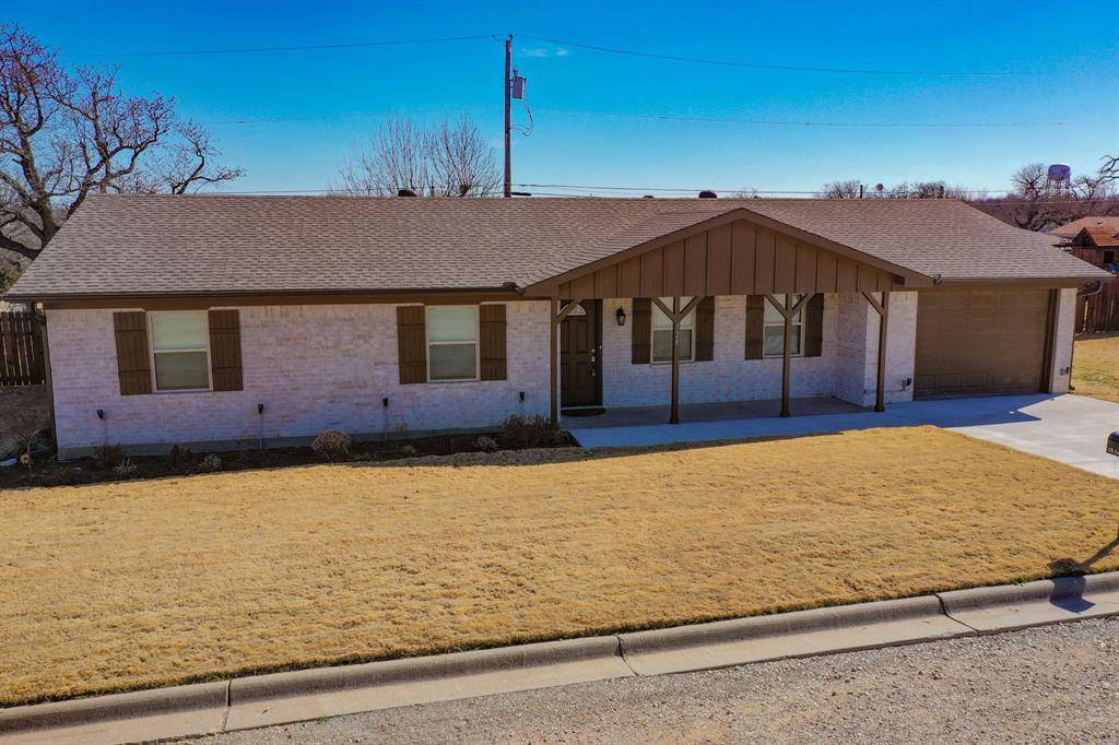 128 Oak Creek Street, Jacksboro, TX 76458