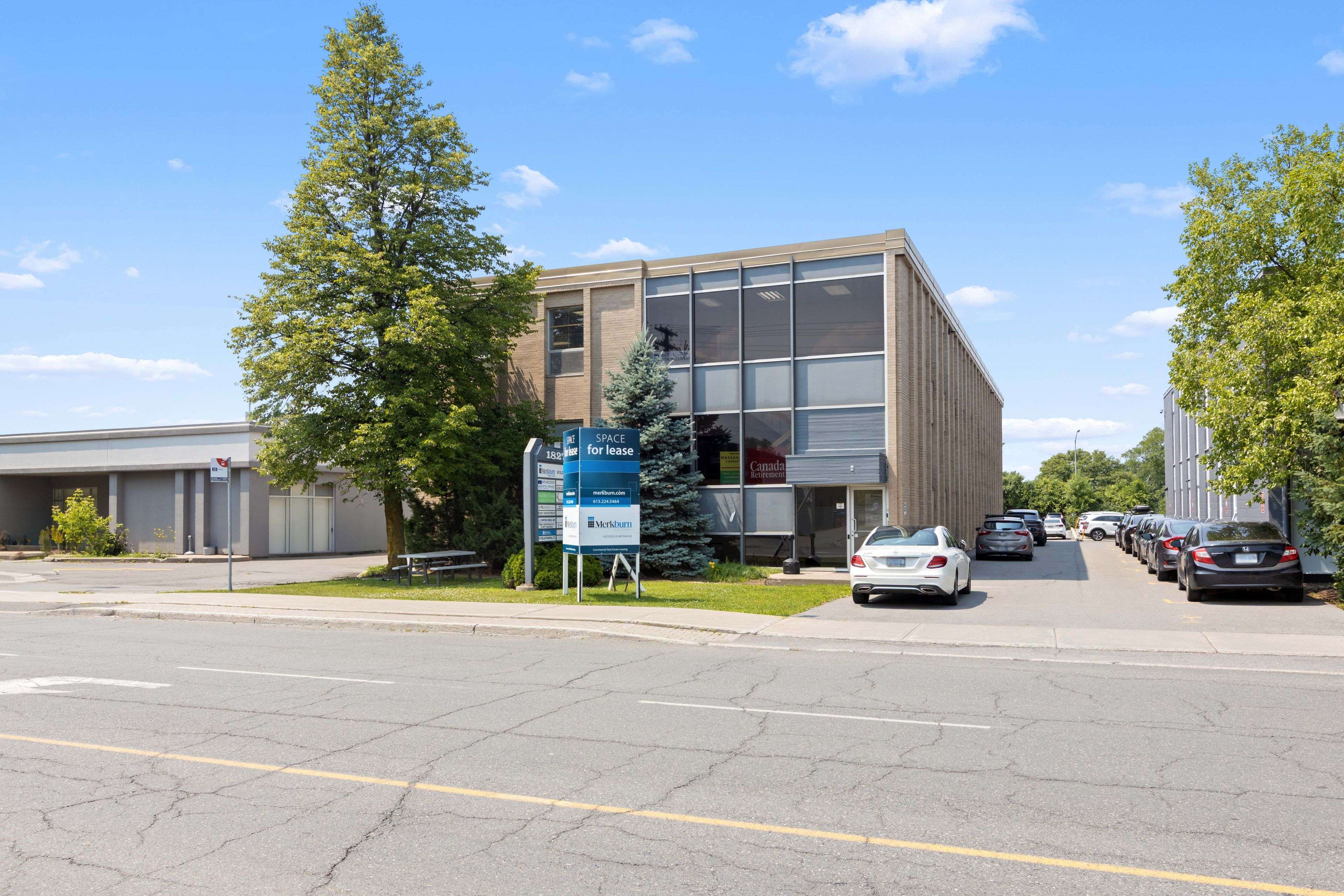 1827 Woodward DR #201, Belair Park - Copeland Park And Area, ON K2C 0P9