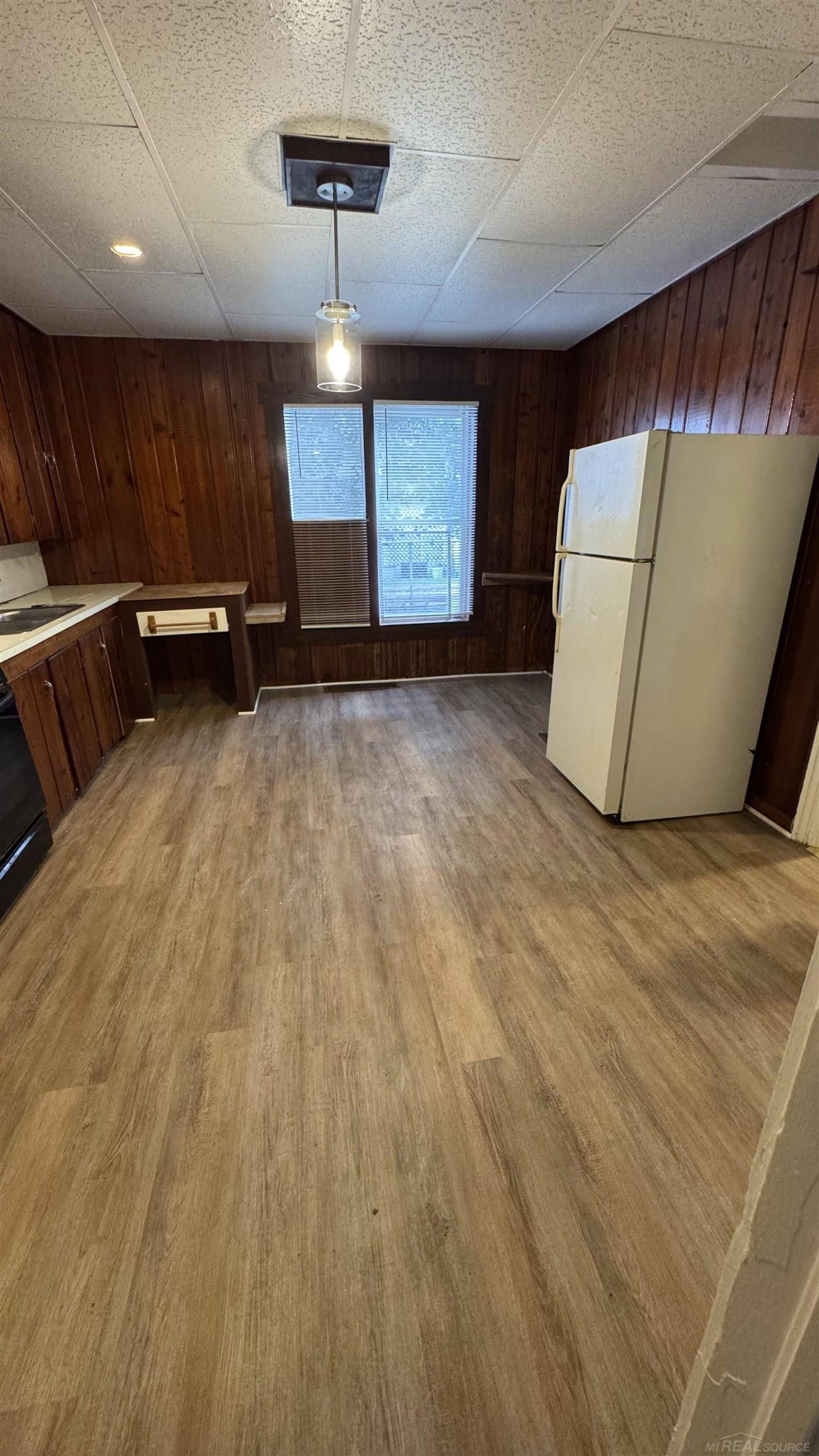 59 E Burdick ST, Oxford Twp, MI 48371