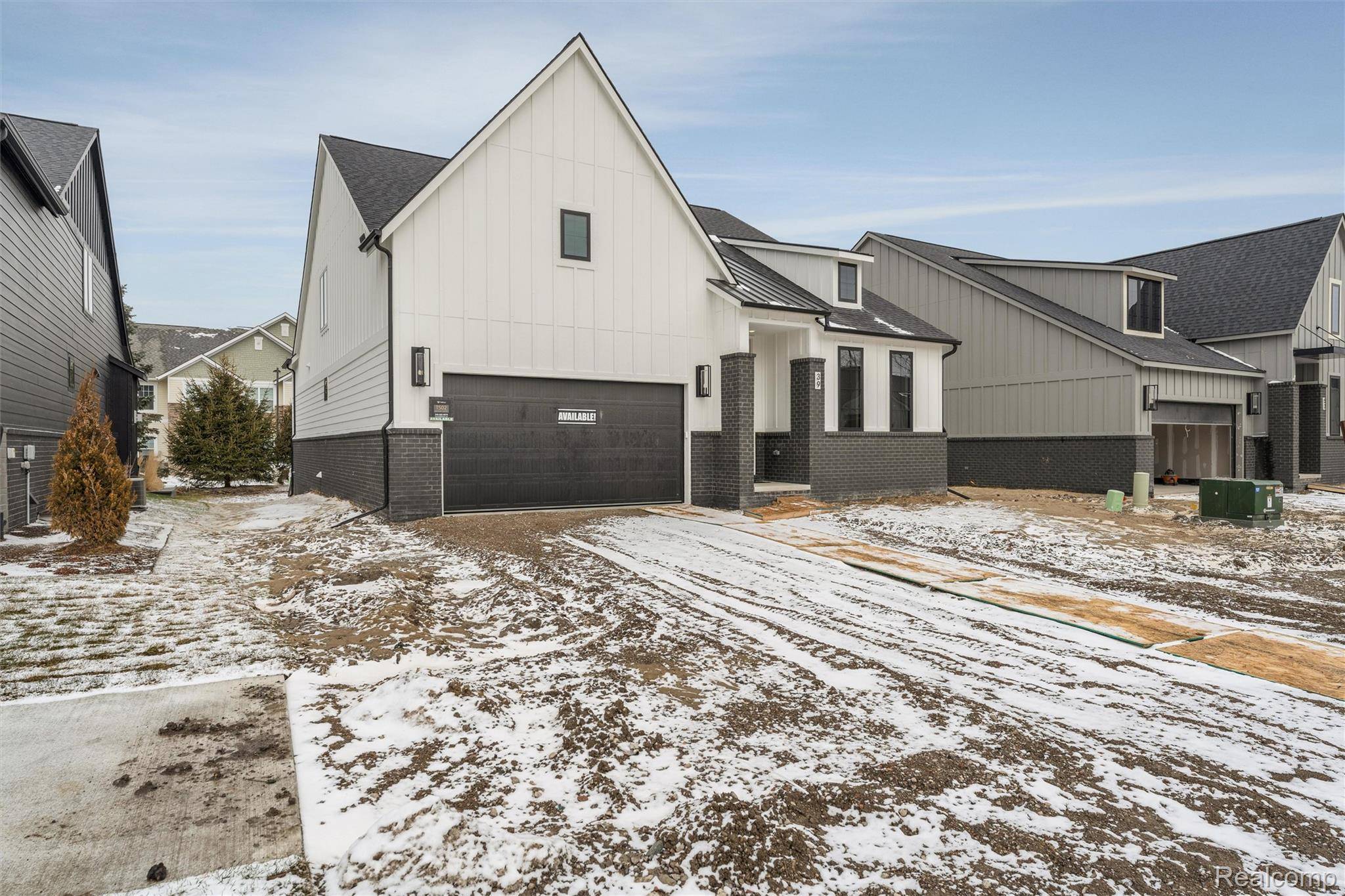 39 South Trail Court, Troy, MI 48083