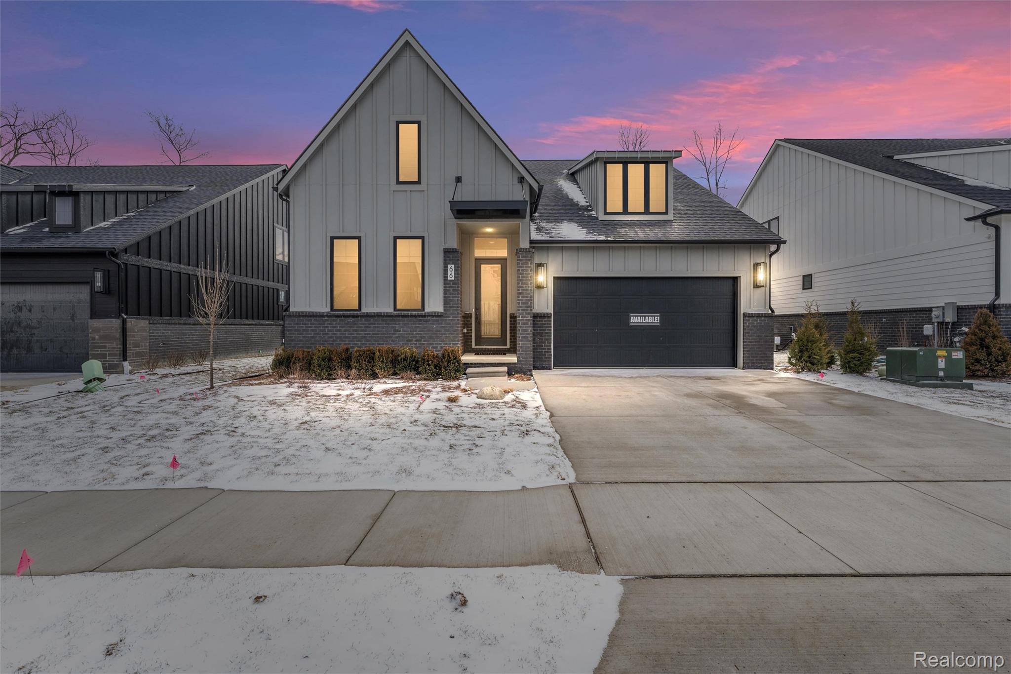 66 South Trail Court, Troy, MI 48083