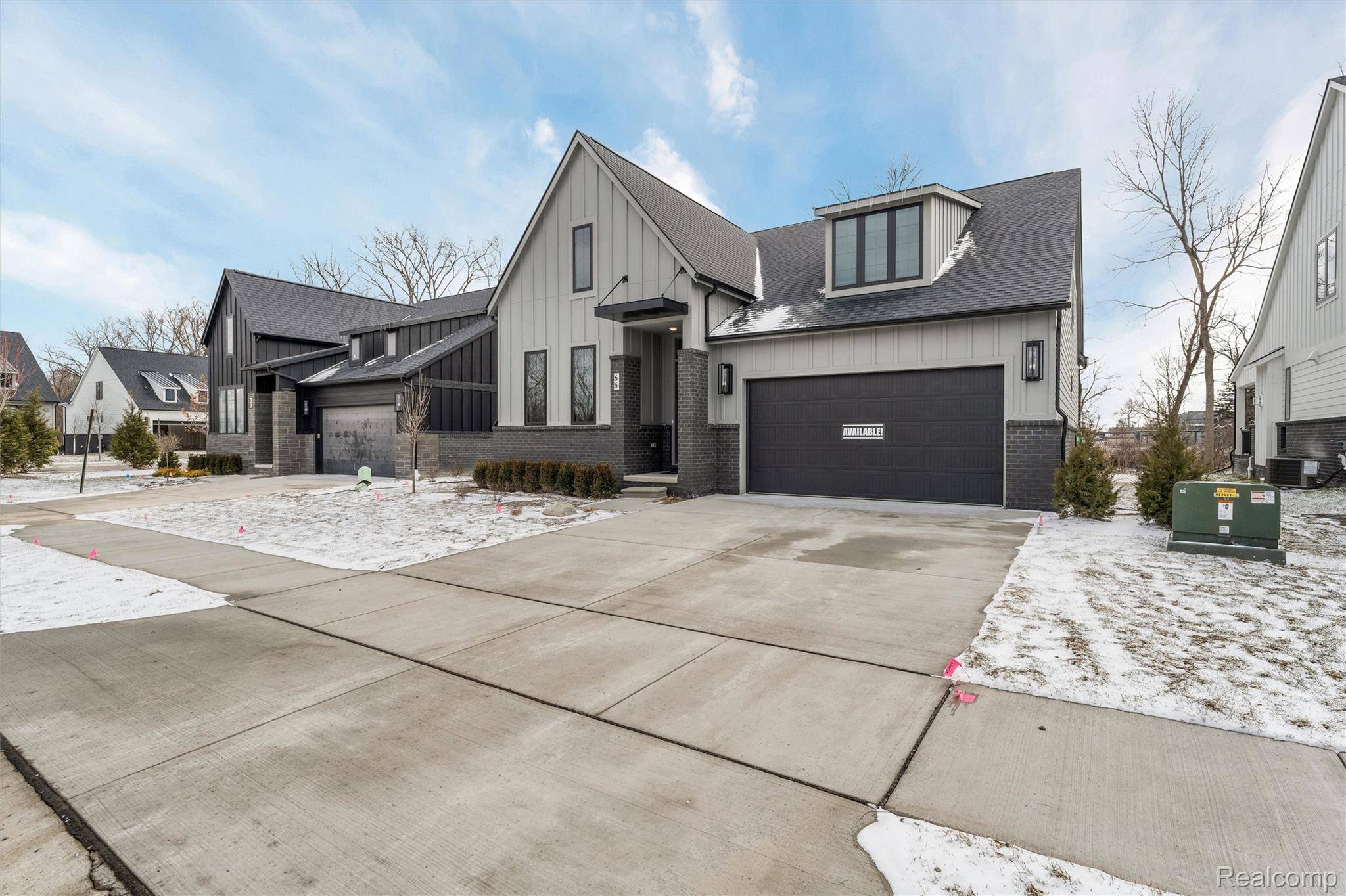 66 South Trail Court, Troy, MI 48083