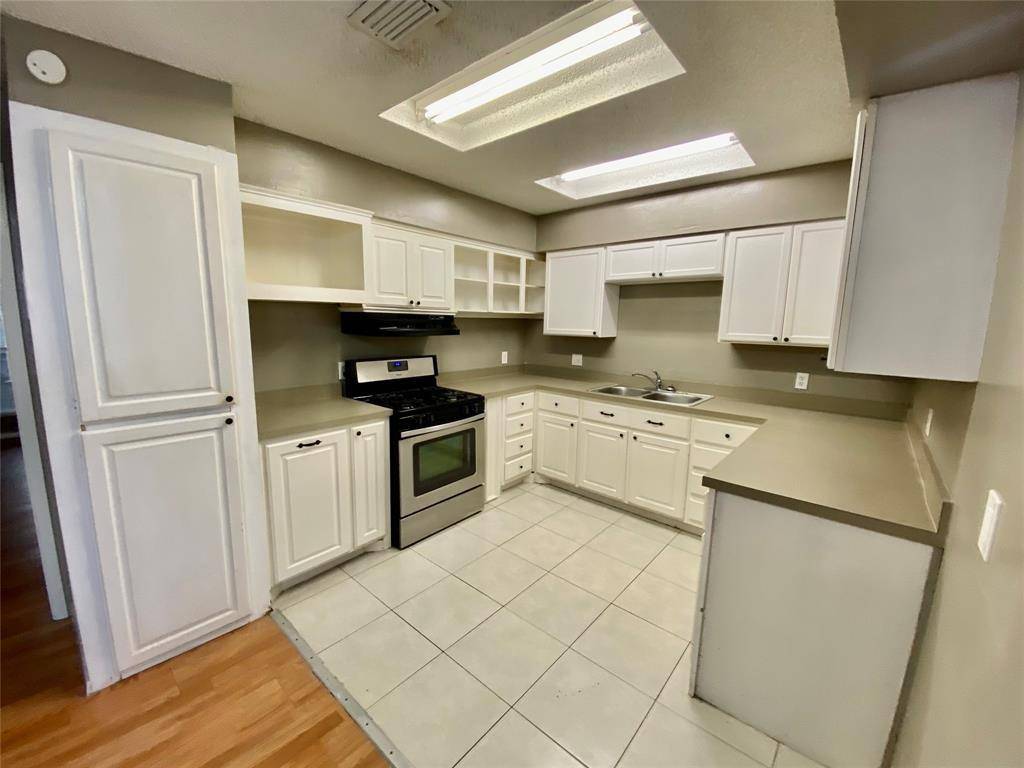 7004 Bennington Drive, Watauga, TX 76148