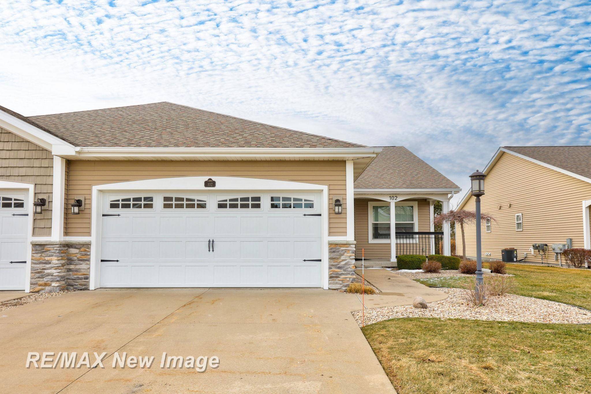 102 Tuscany CIR, Saginaw Twp, MI 48603