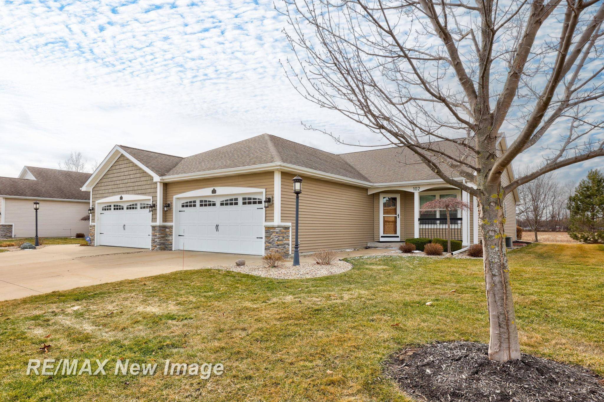 102 Tuscany CIR, Saginaw Twp, MI 48603