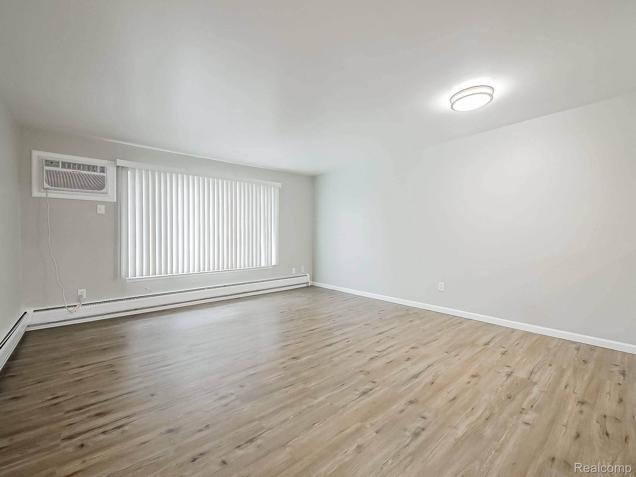 1490 Nancywood DR #11, Waterford Charter Township, MI 48327