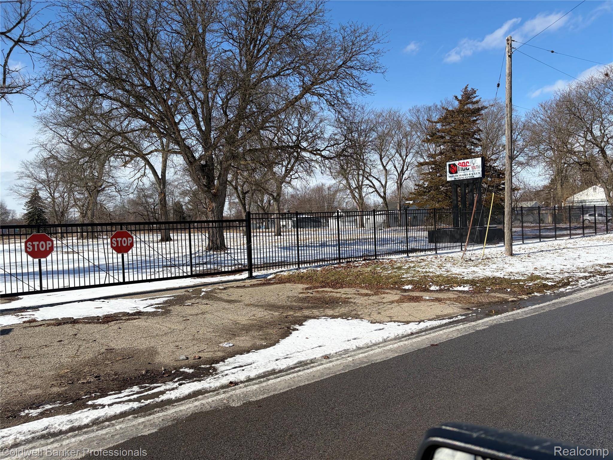 2701 Branch RD, Flint, MI 48506