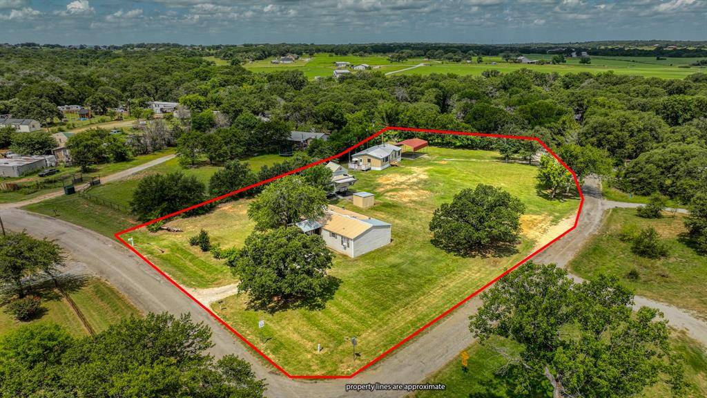 221 Briar Oaks Drive, Azle, TX 76020