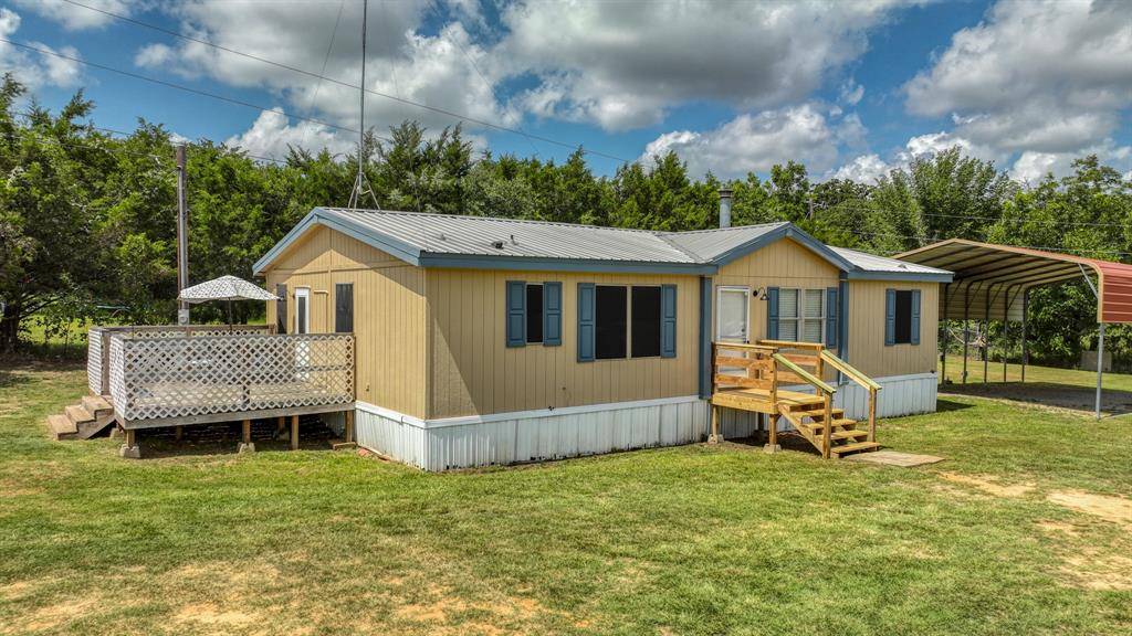 221 Briar Oaks Drive, Azle, TX 76020