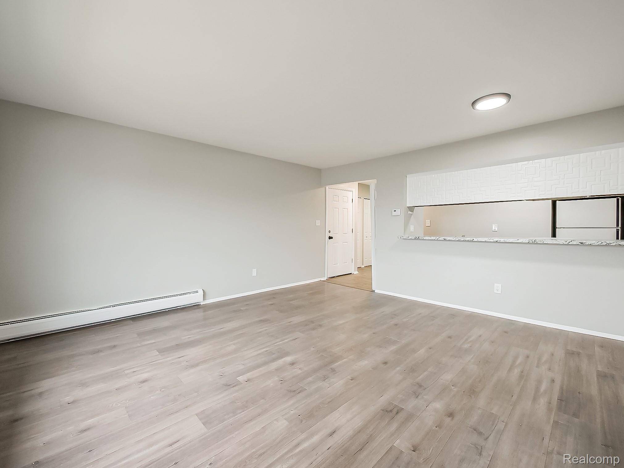 1498 Nancywood DR #8, Waterford Charter Township, MI 48327