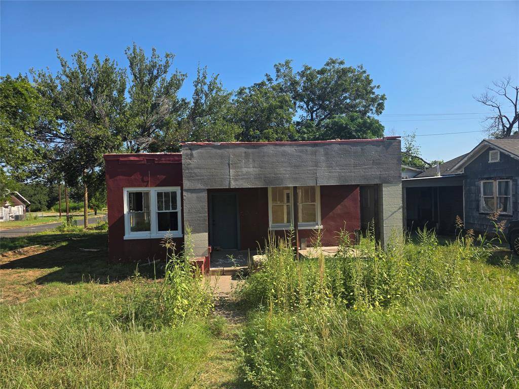 1100 E Walker Street, Breckenridge, TX 76424