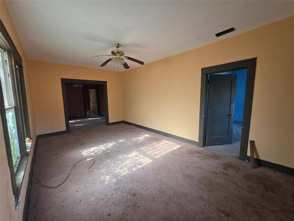 905 W Walker Street, Breckenridge, TX 76424