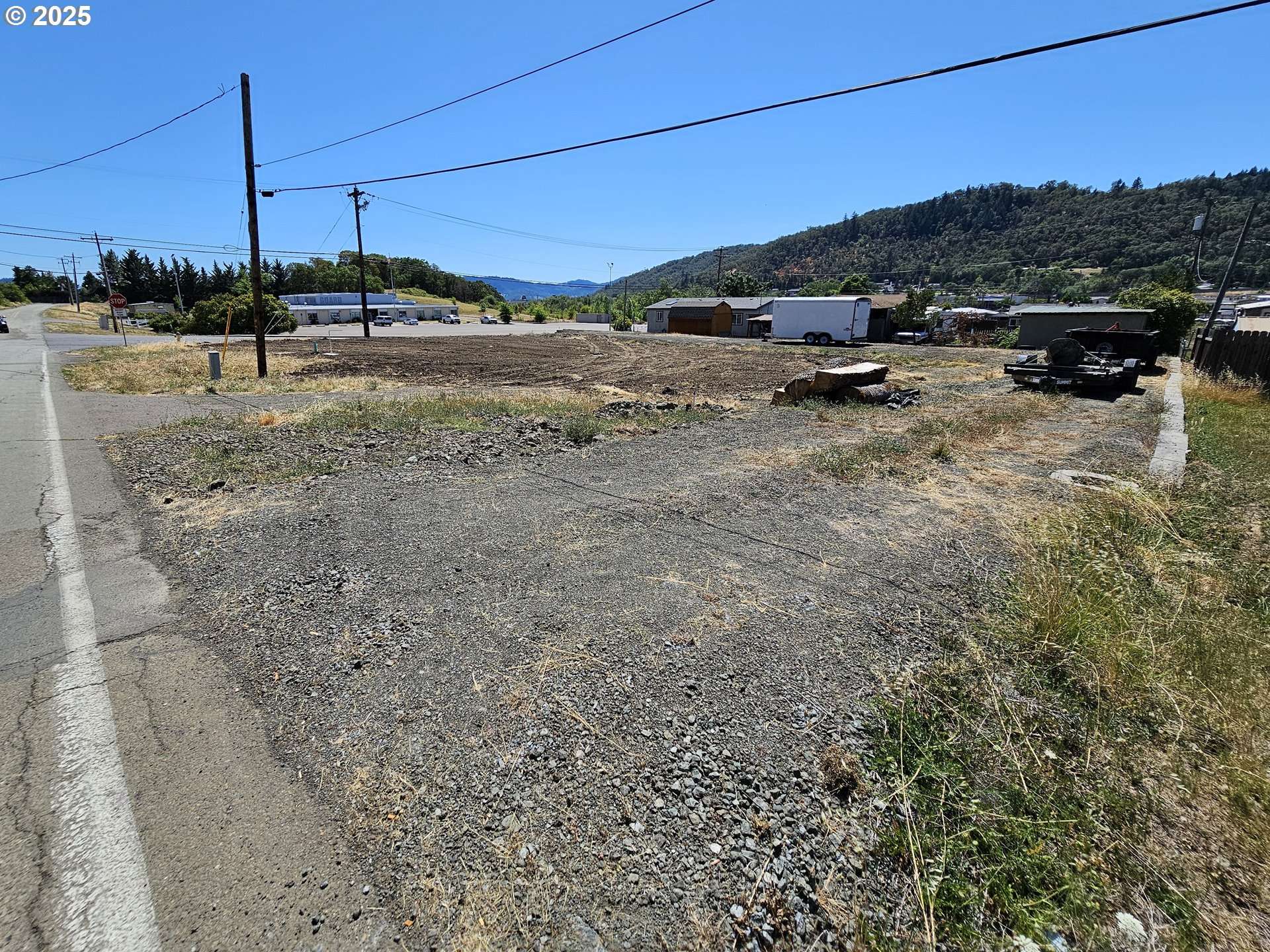 3598 HOOKER RD, Roseburg, OR 97470