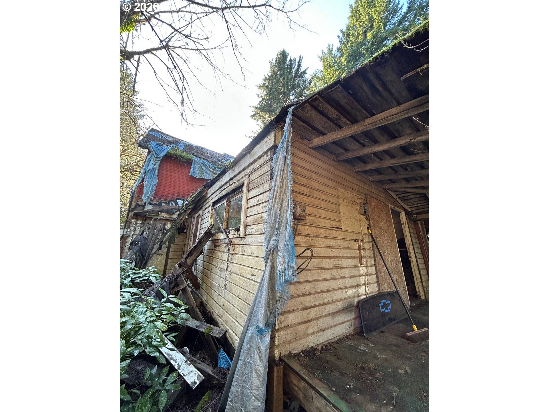 995 PARRY RD, Falls City, OR 97344