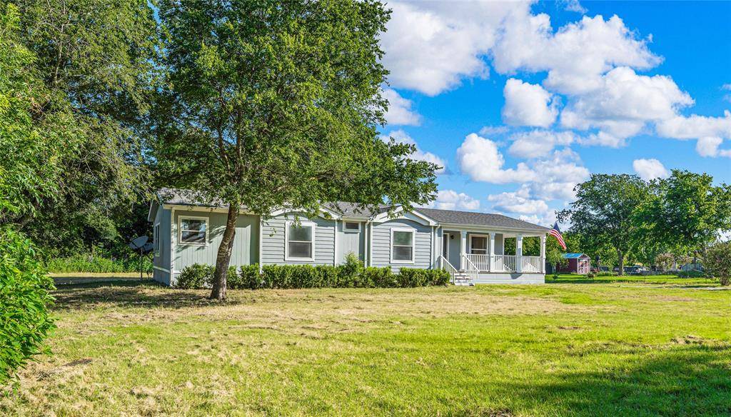 429 Eagle Ridge Road, Mcgregor, TX 76657