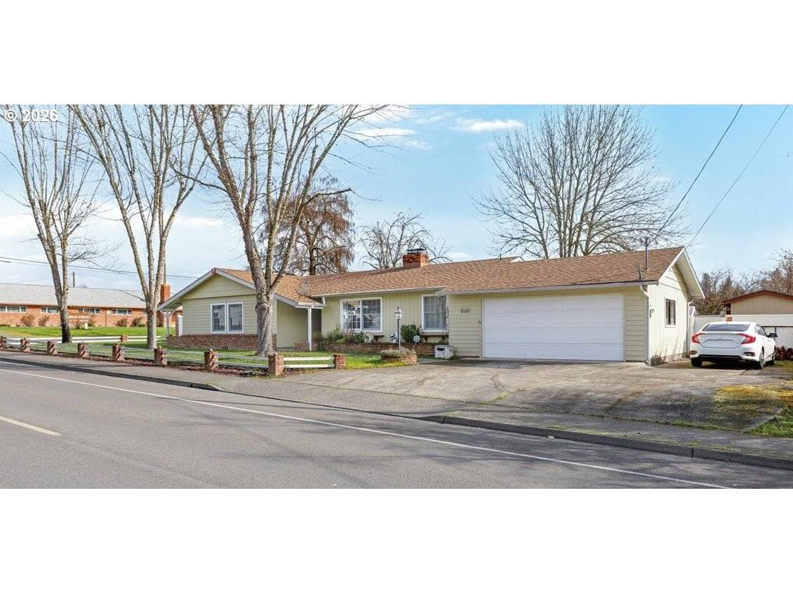 253 NW GLENHART AVE, Winston, OR 97496